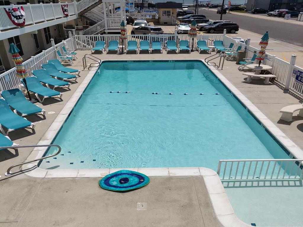 501 EAST 3RD AVENUE OCEAN MONARCH 203 NORTH WILDWOOD SUMMER VACATION RENTALS with POOLS at